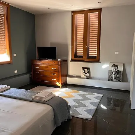 Vendégház Casa Cavour *